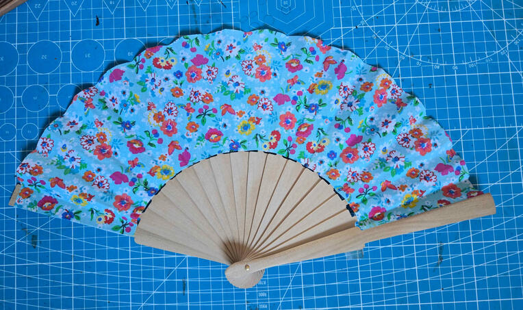 Grand Eventail Fleuri